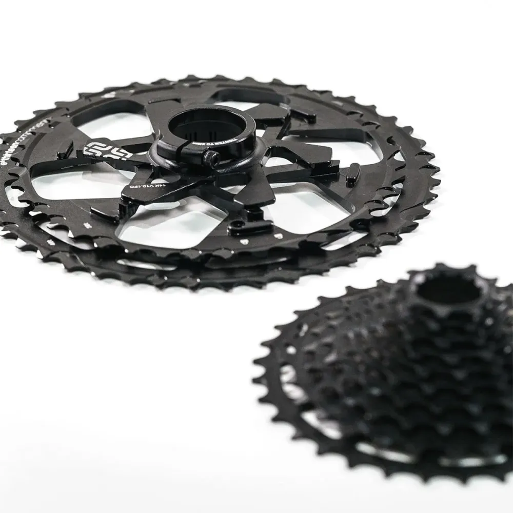 12V kazeta E-THIRTEEN TRS+