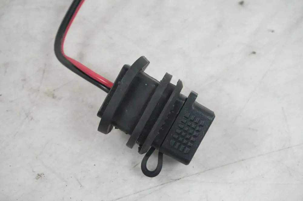 USB zásuvka Aprilia