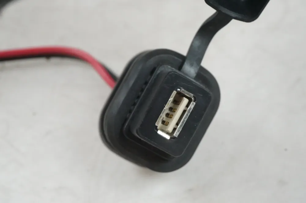 USB zásuvka Aprilia