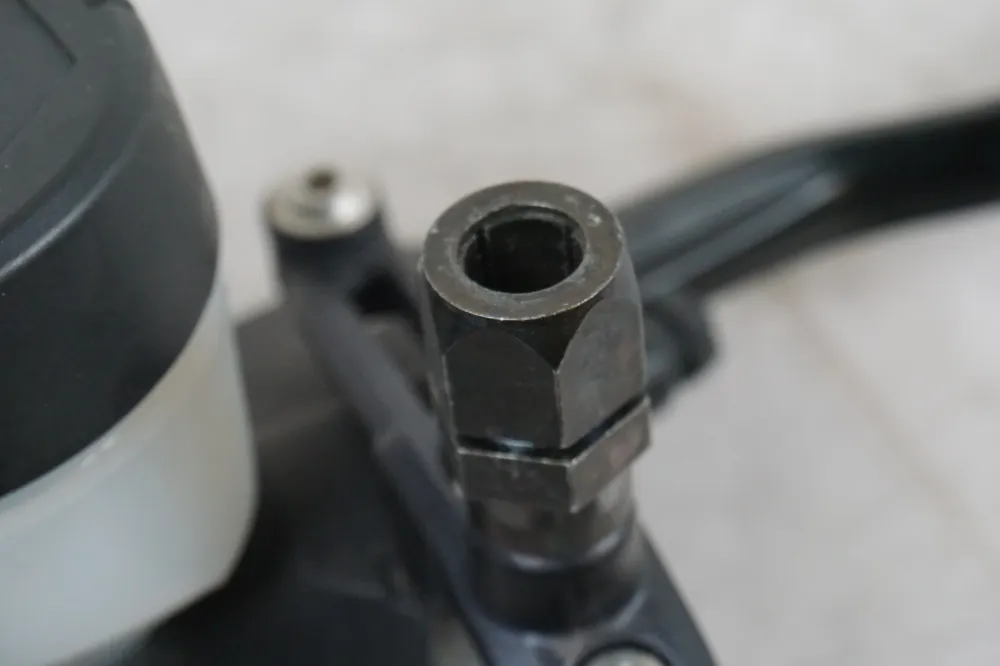 Hlavní brzdový válec BMW