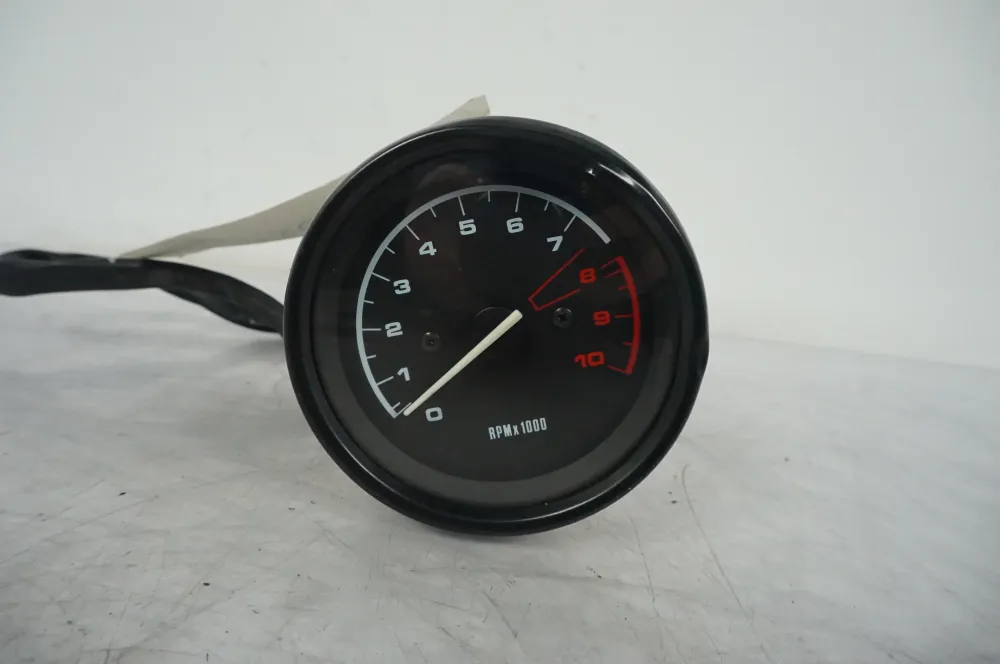 Otáčkoměr BMW