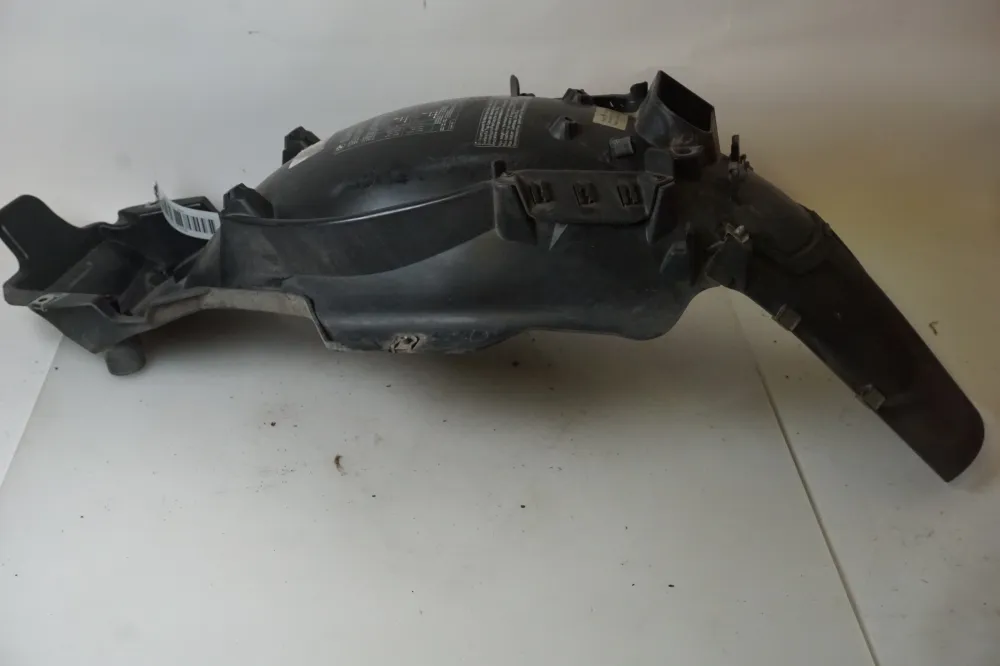 Podsedlový kryt BMW