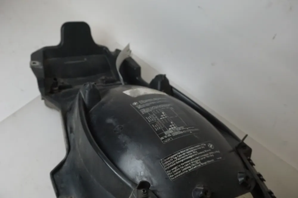 Podsedlový kryt BMW