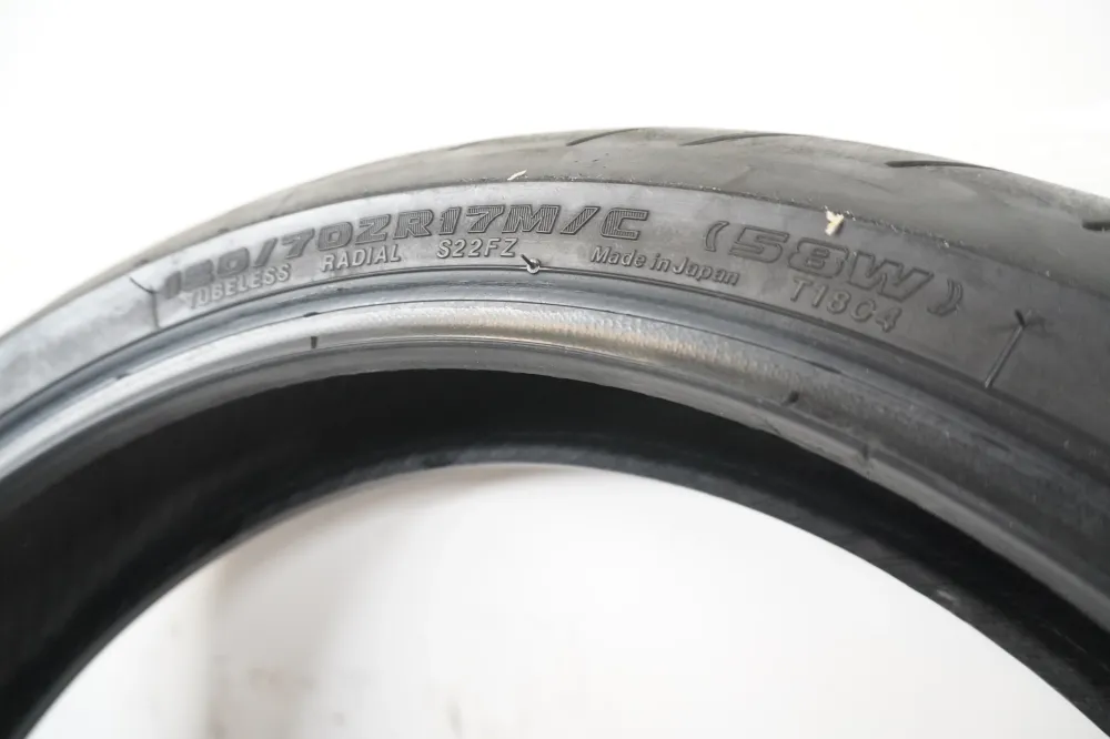 pneumatika Bridgestone
