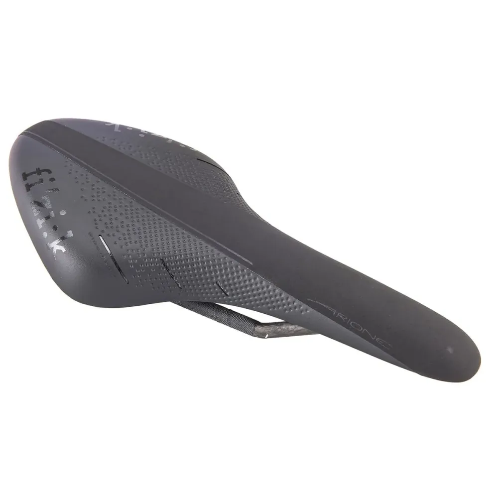 FIZIK ARIONE R1 LARGE Rails Carbon Braided Sedlo černé