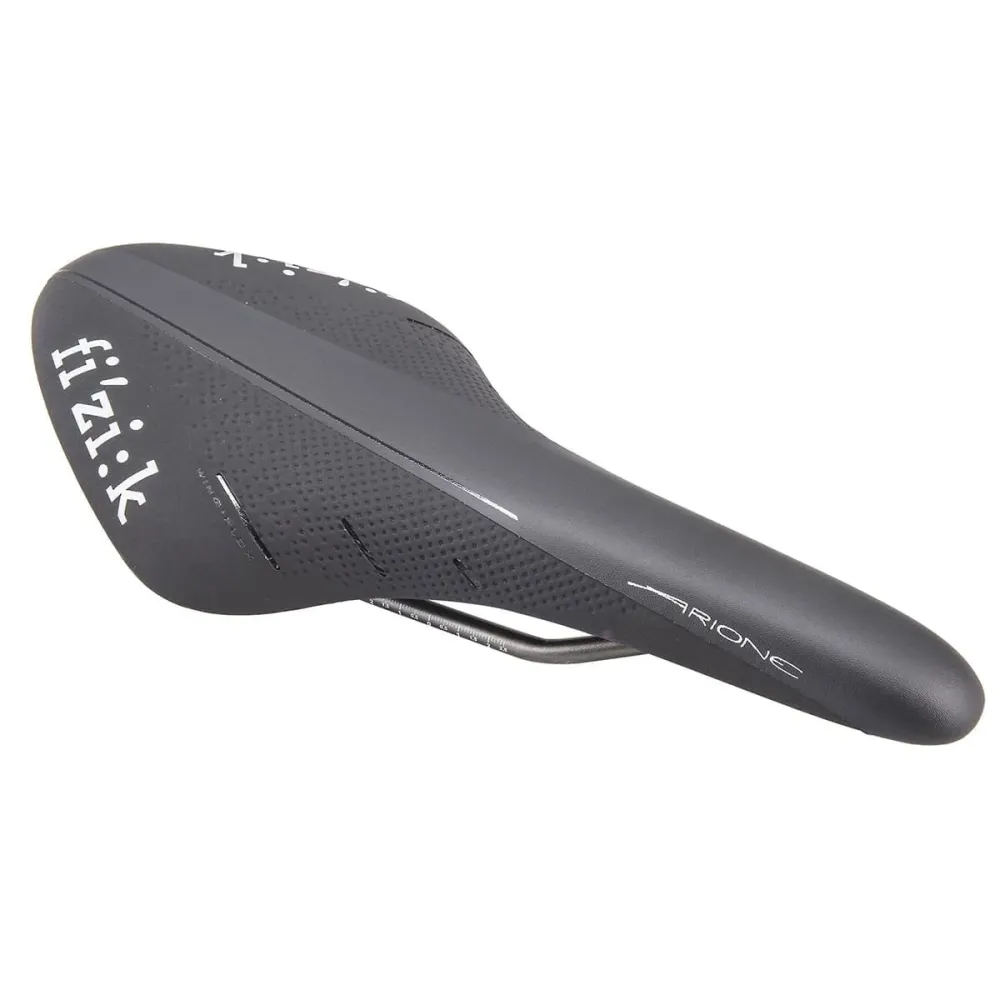 FIZIK ARIONE R3 LARGE Sedlo Kium Rails Black