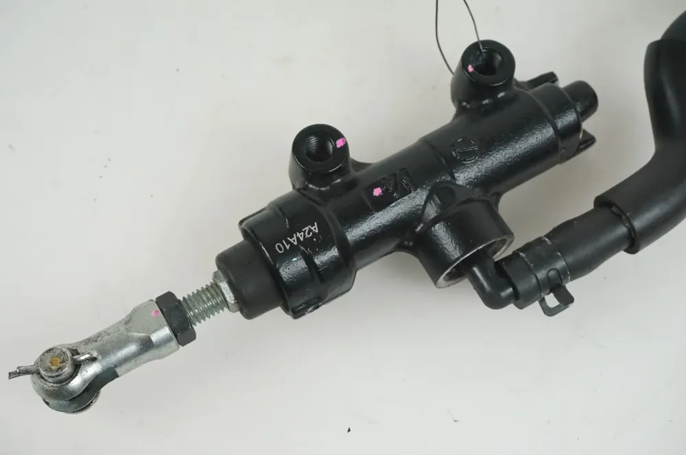 Hlavní brzdový válec Kawasaki