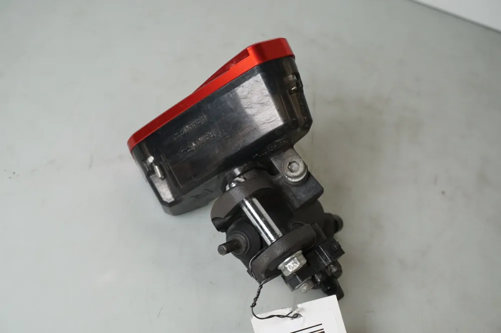 Hlavní brzdový válec Kawasaki