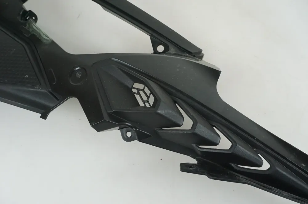 Vnitřní plast bočního krytu Kawasaki