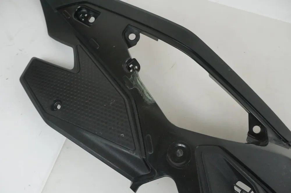 Vnitřní plast bočního krytu Kawasaki
