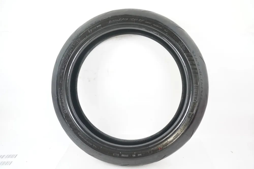 pneumatika Pirelli