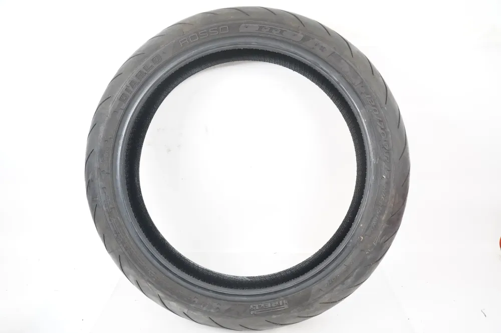 pneumatika Pirelli