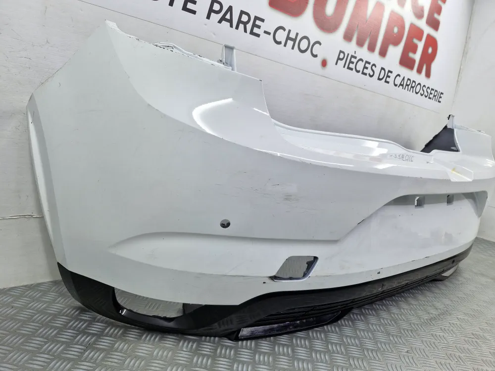 Zadní nárazník Renault Mégane 4 Fáze 2 (od roku 2020) – Originální použitý s radarem