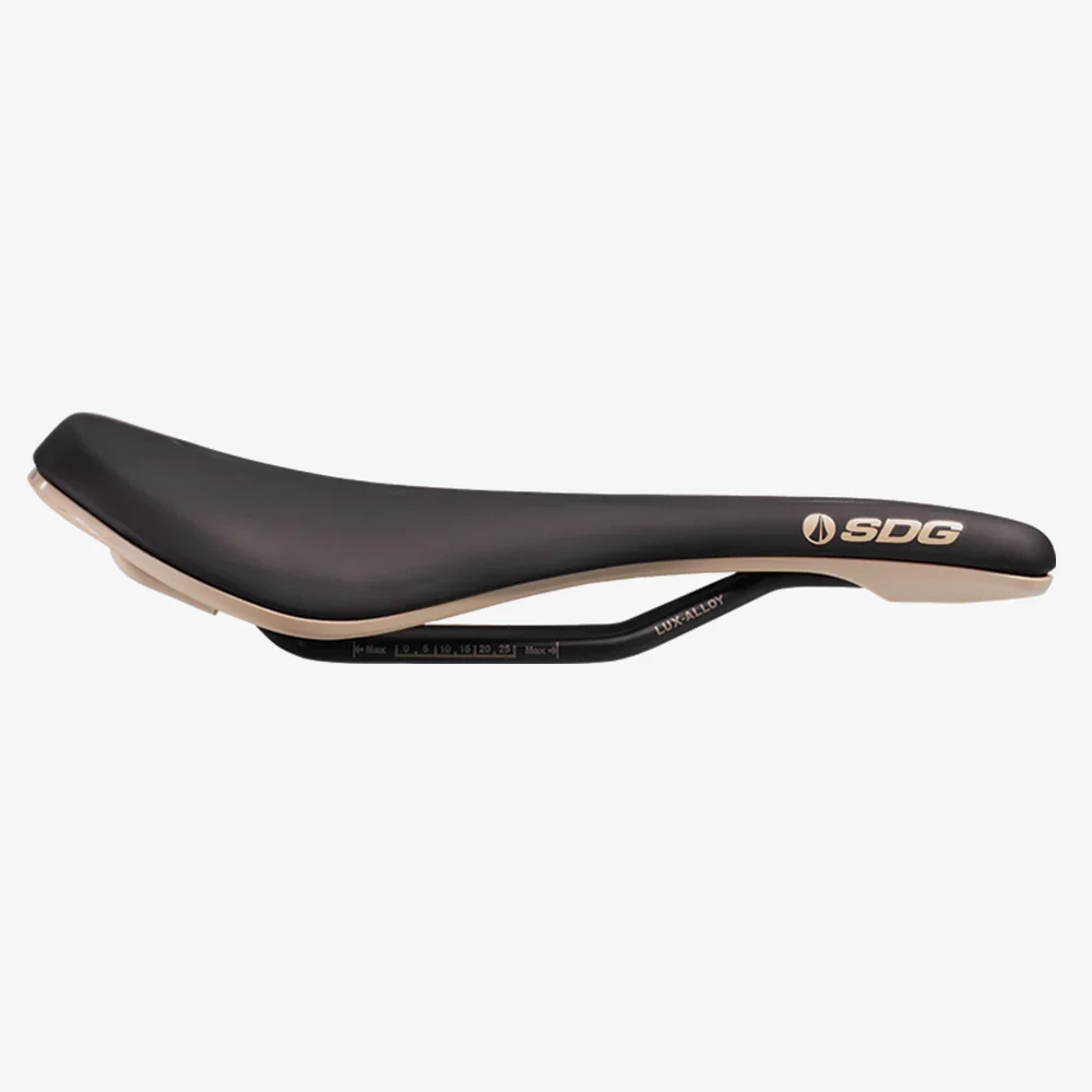 SDG Bell V3 OVERLAND Rails Lux-Alloy Sedlo Black/Beige
