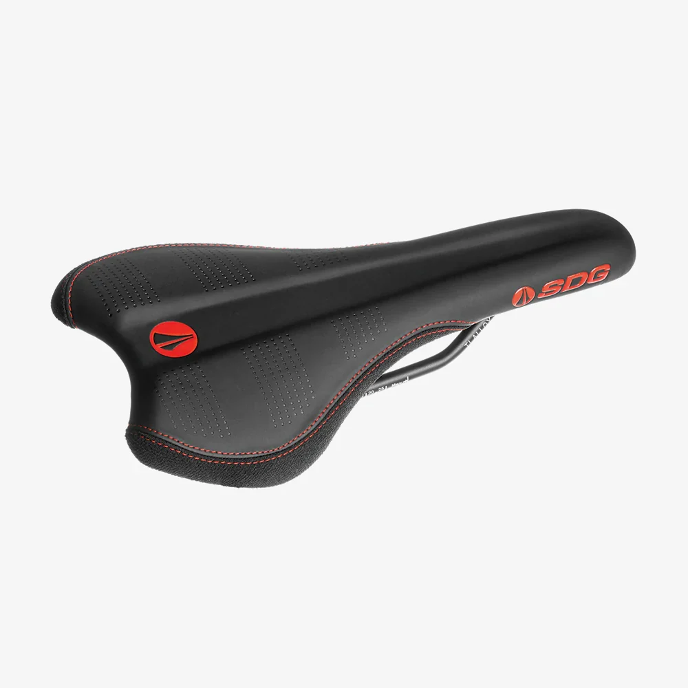 SDG RADAR MTN Rails Titanium-Alu sedlo černá/červená