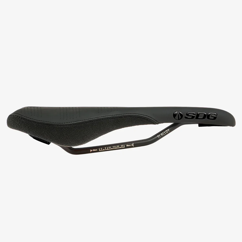 SDG RADAR MTN Rails Titanium-Aluminium Sedlo černé