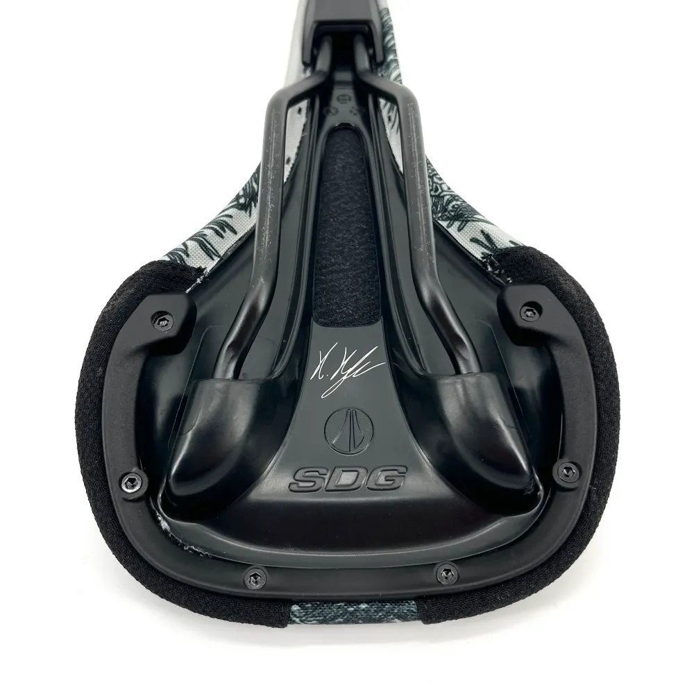 Sedlo SDG CAST SCOTTISH WILDCAT Kriss Kyle Signature Rails Lux Alloy