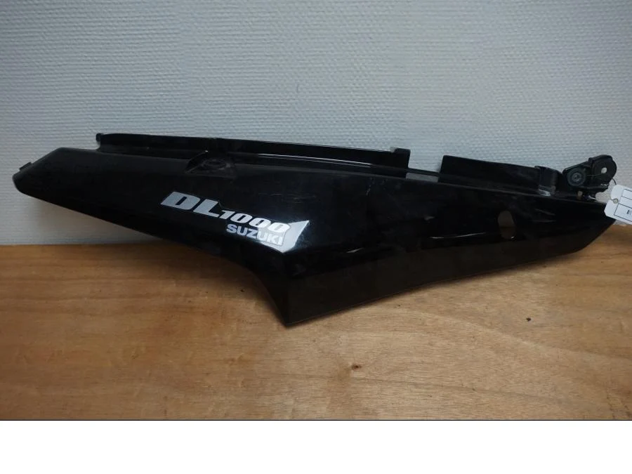 Boční panel Suzuki
