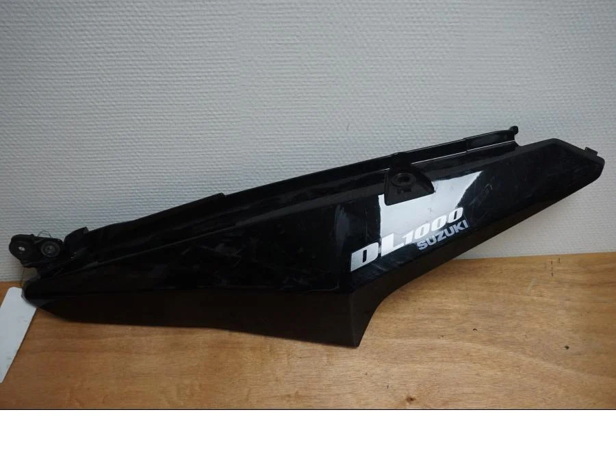 Boční panel Suzuki