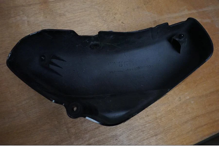 Boční panel Suzuki