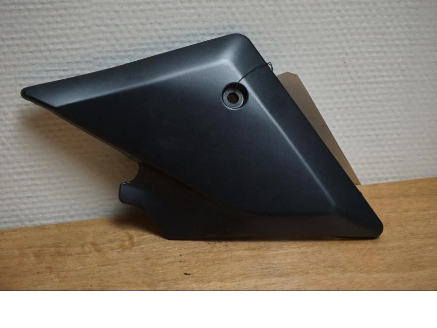 Boční panel Suzuki