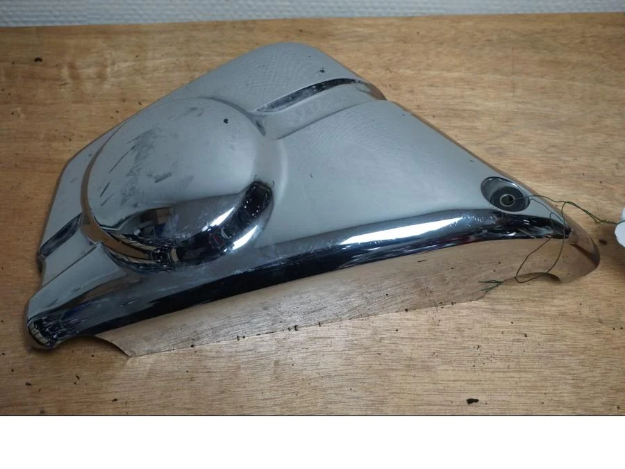 Boční panel Suzuki