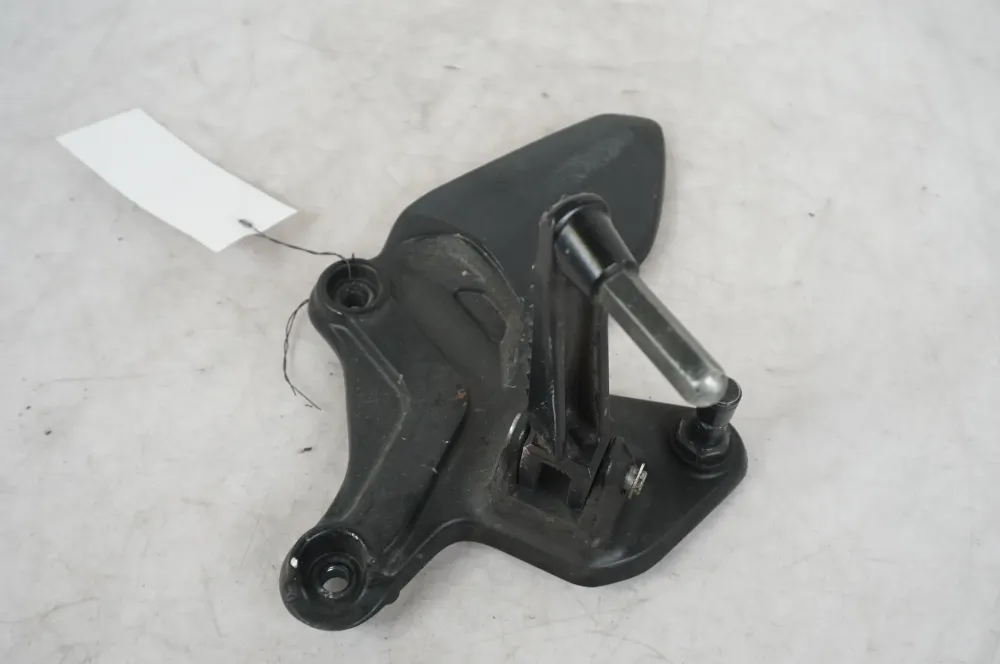 Držák stupačky Suzuki