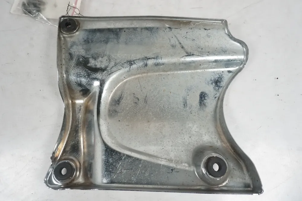 Kryt motoru Suzuki