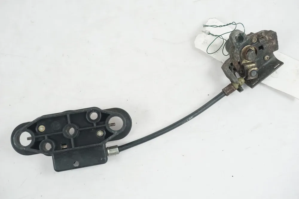 Mechanismus zámku sedla Suzuki
