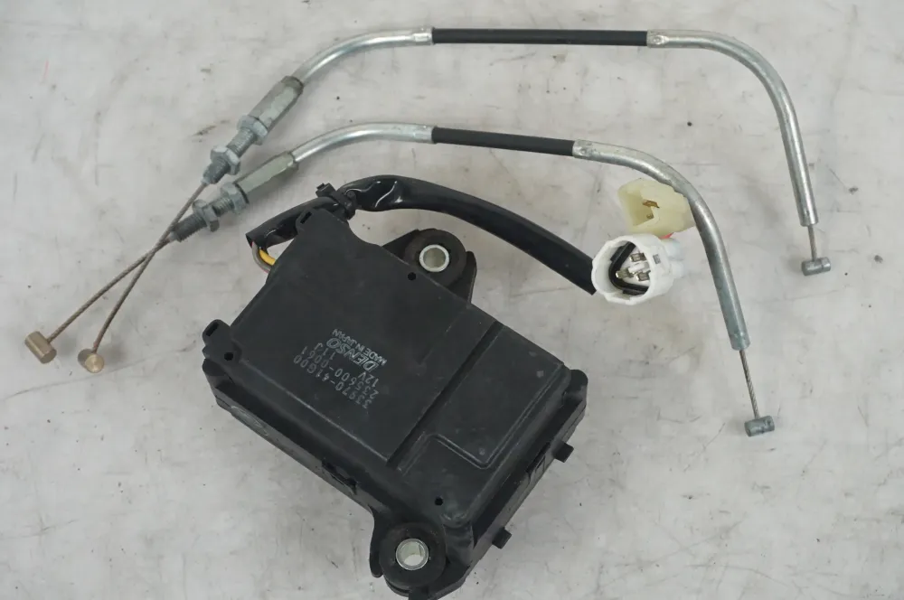 motor klapky výfuku Suzuki