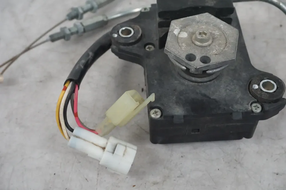 motor klapky výfuku Suzuki