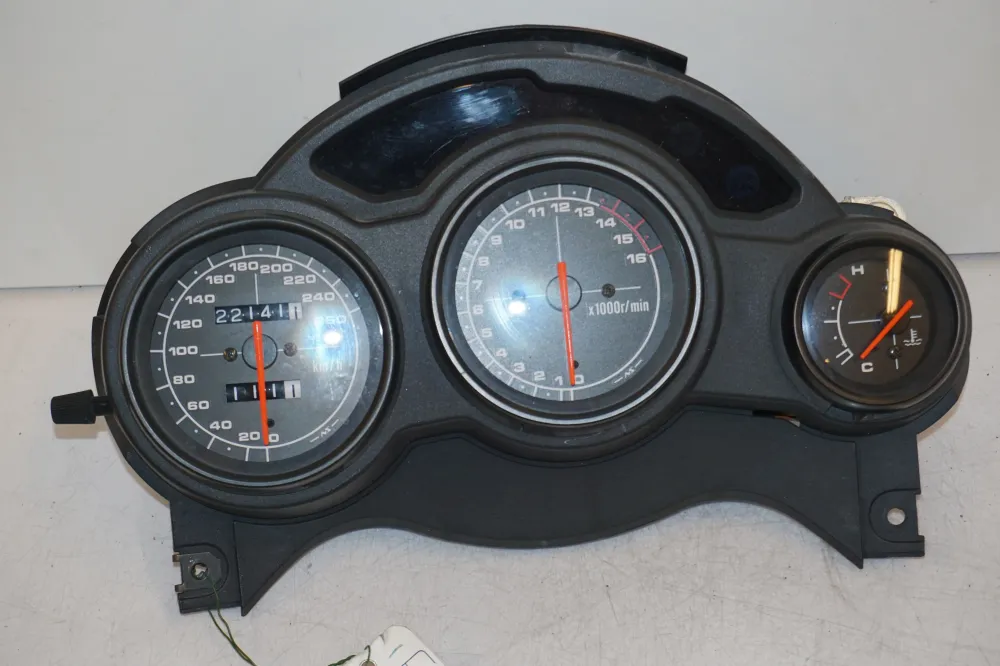 Přístrojový panel Suzuki