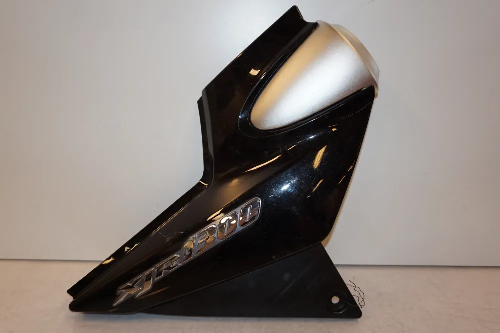 Boční panel Yamaha