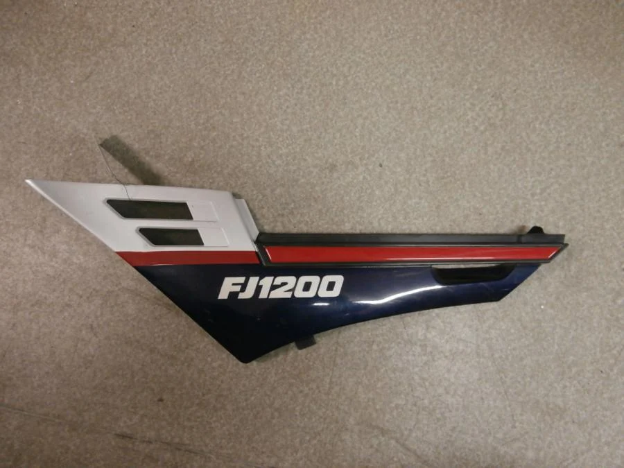 Boční panel Yamaha