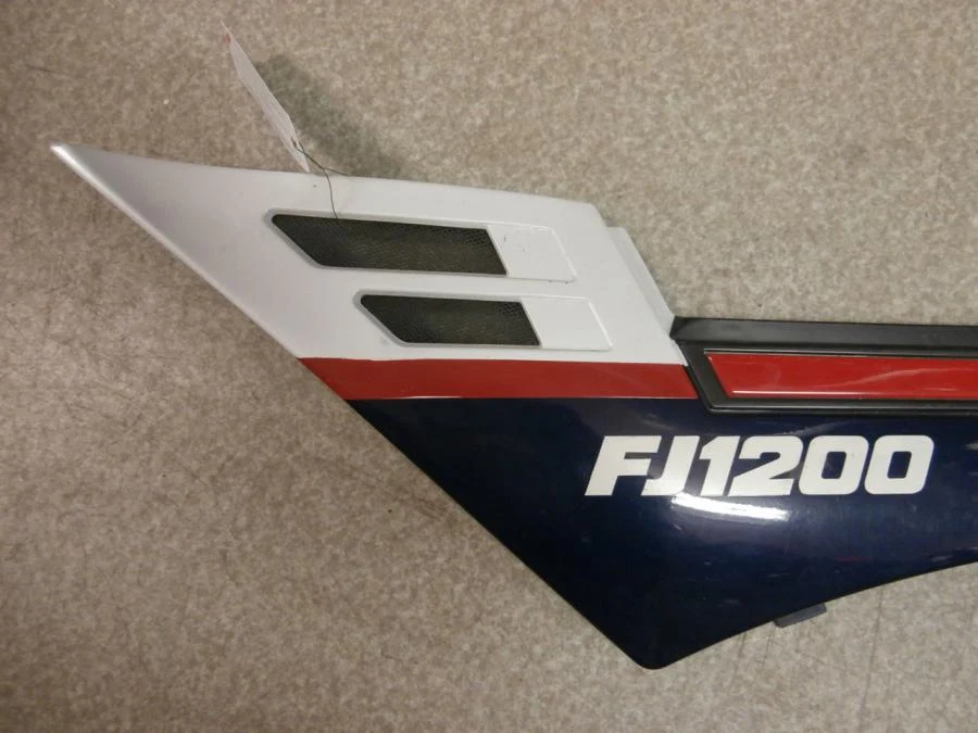 Boční panel Yamaha