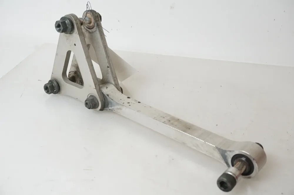 mechanismus spojení zadního tlumiče Yamaha