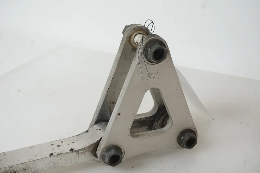 mechanismus spojení zadního tlumiče Yamaha