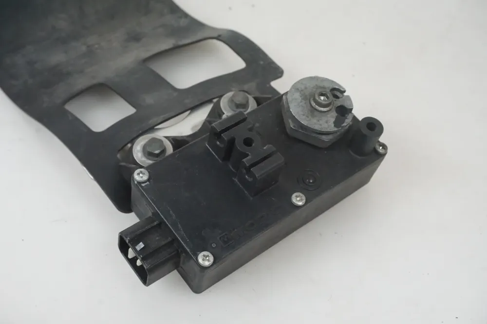 Motor výfukové klapky Yamaha