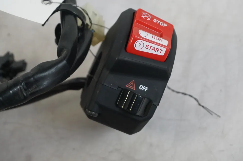 Ovládací prvky řídítek Yamaha