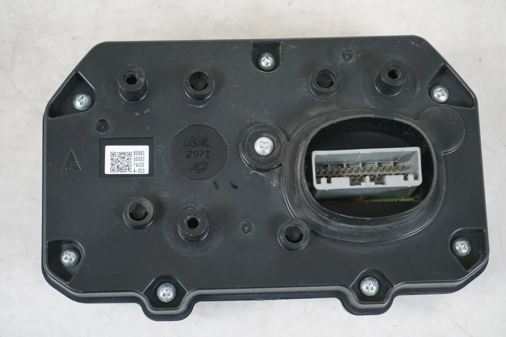 Přístrojový panel Yamaha