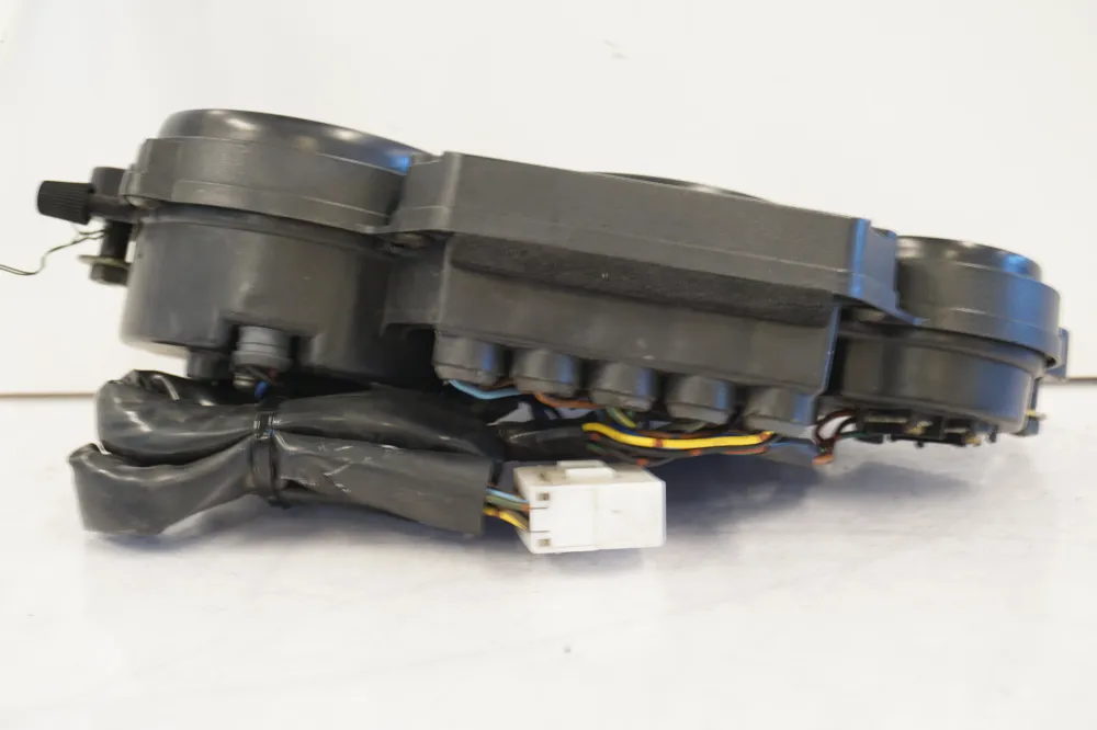 přístrojový panel Yamaha