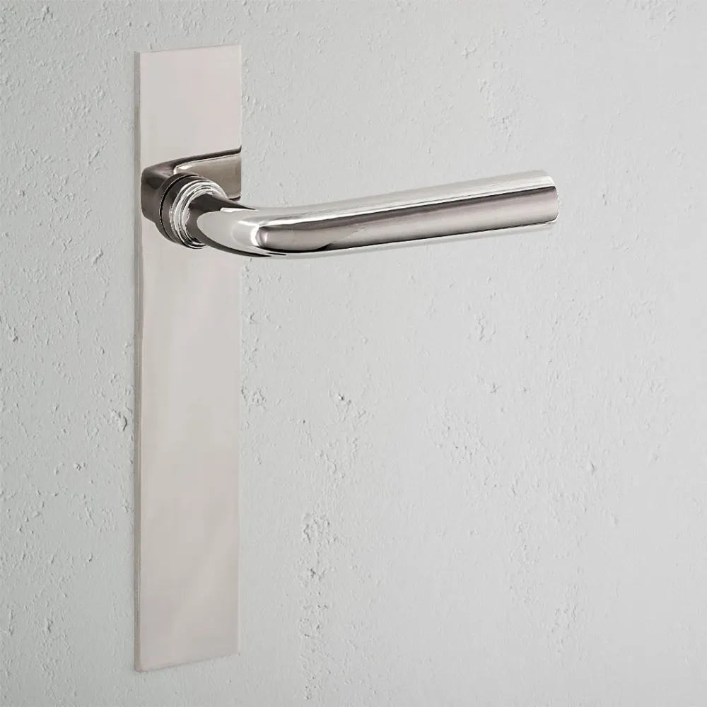 Neodpružená klika Apsley s dlouhým štítkem – leštěný nikl