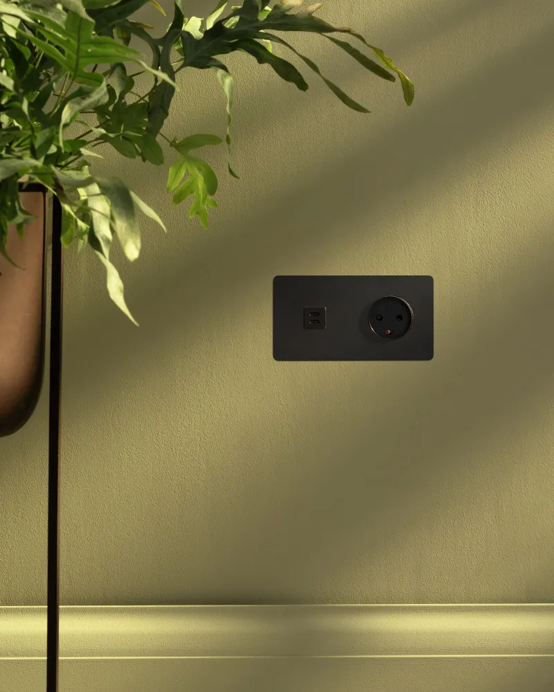Kew Dvojitá zásuvka USB-C 30 W dánský typ K - Bronz | Černý Regular