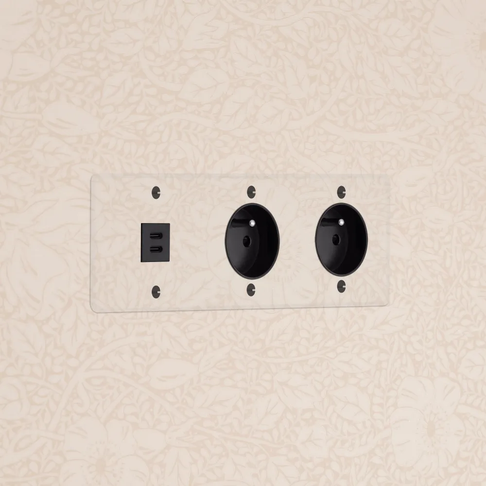 Kew Trojitá zásuvka USB-C 30 W 2x zásuvka francouzského/belgického typu E - Průhledné | Černá Regular
