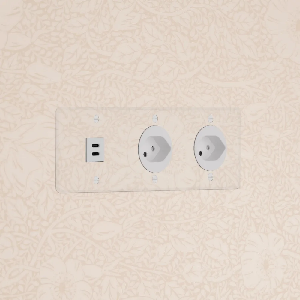 Kew Trojitá zásuvka USB-C 30 W 2 zásuvky typu J (švýcarské) - Průhledná | Bílá Regular