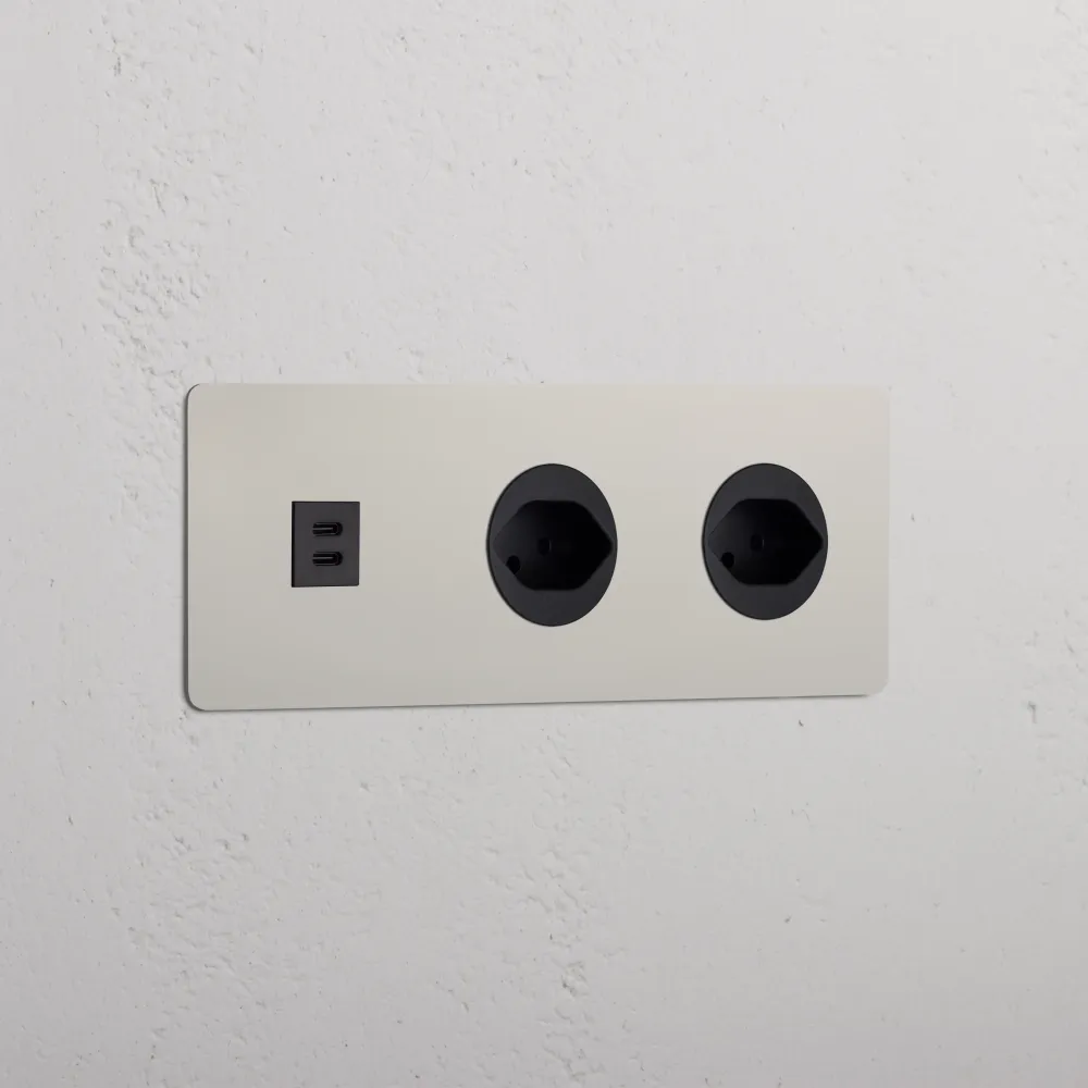 Kew Trojitá zásuvka USB-C 30 W 2 zásuvky typu J (švýcarské) - Leštěný nikl | Černý Regular