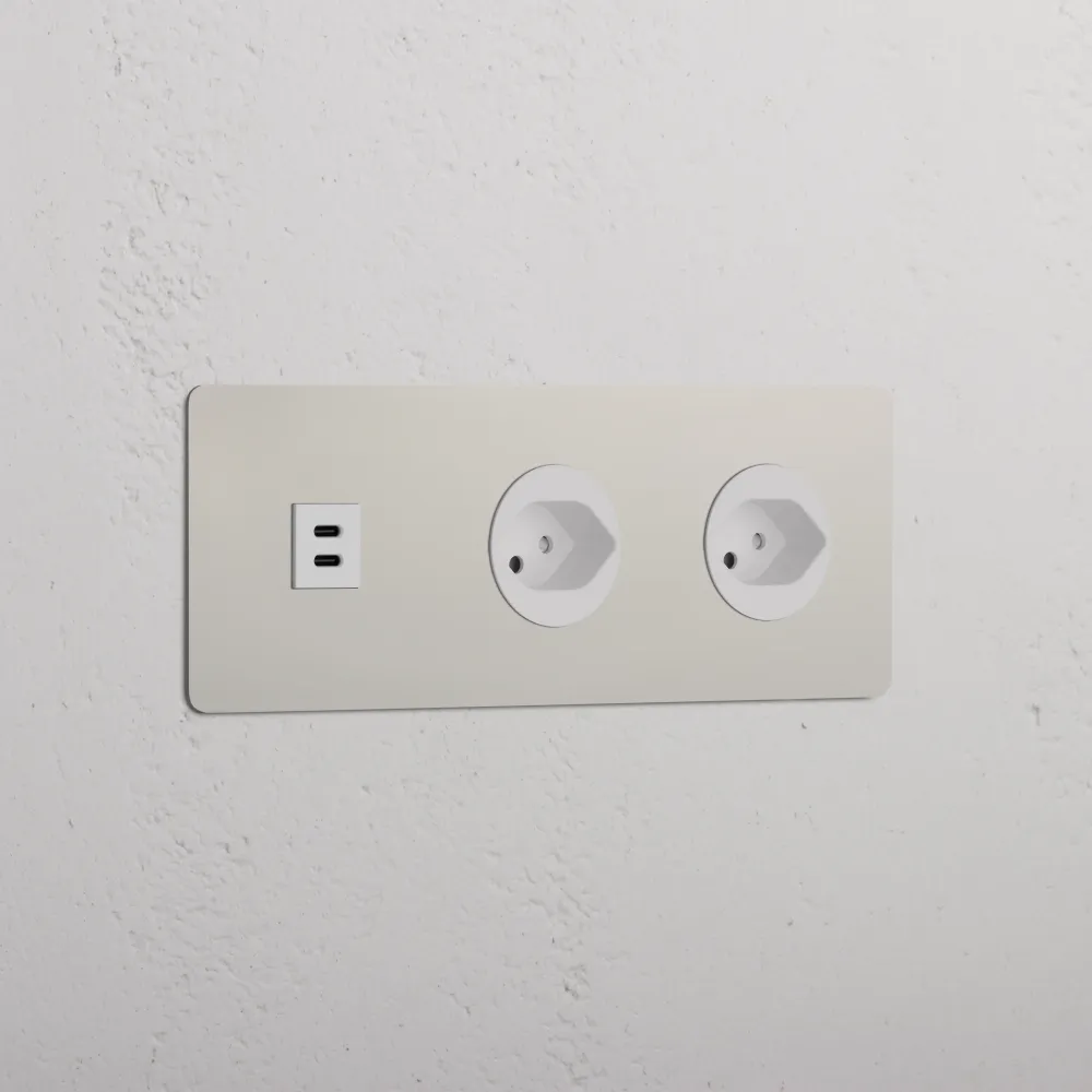 Kew Trojitá zásuvka USB-C 30 W 2 zásuvky typu J (švýcarské) - Leštěný nikl | Bílý Regular