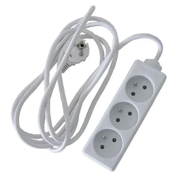Prodlužovací kabel 15 m určen pro prodloužení napájení nabízí 3 zásuvky