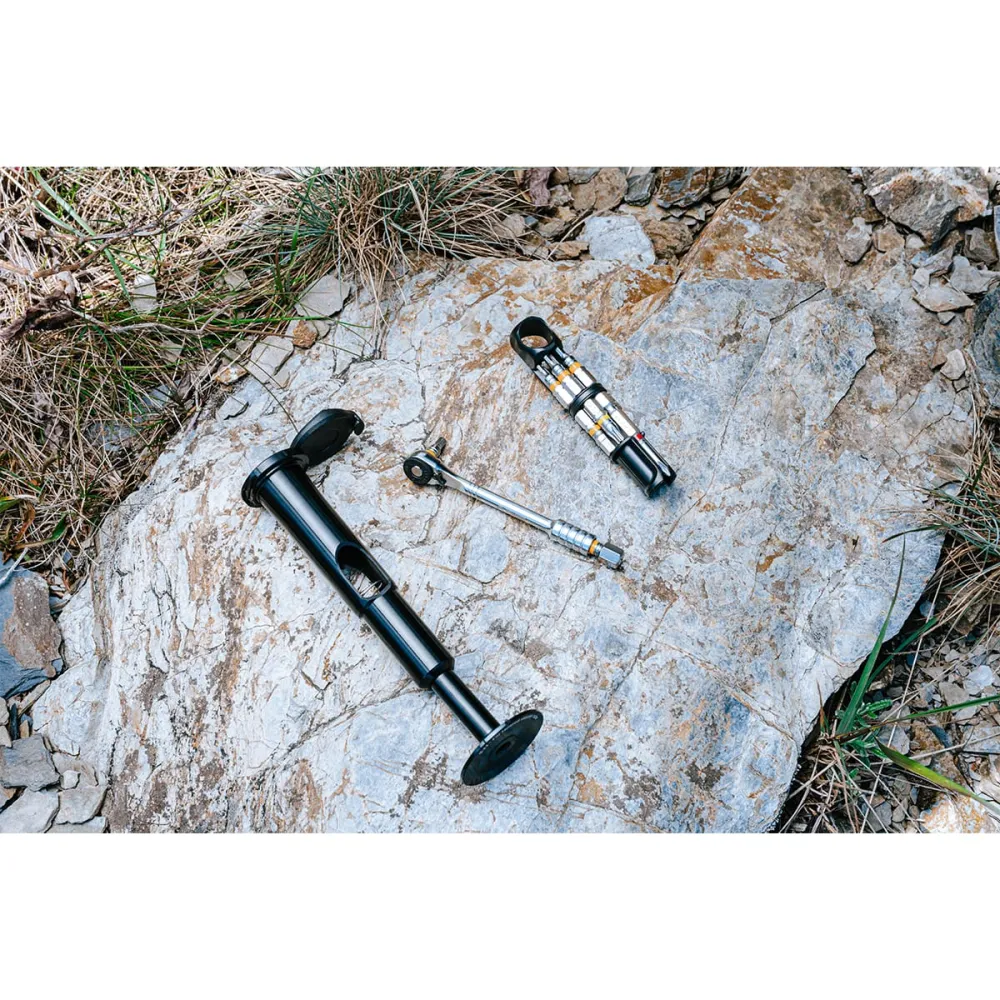Integrovaná vidlice s více nástroji 42 mm zúžená GRANITE DESIGN STASH RT (10 nástrojů) černá