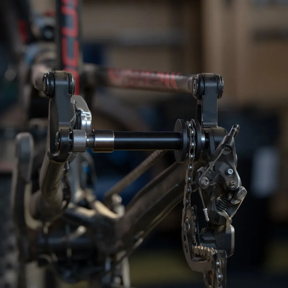 PBS TOOLS Nastavitelný držák řetězu pro 12mm kolík